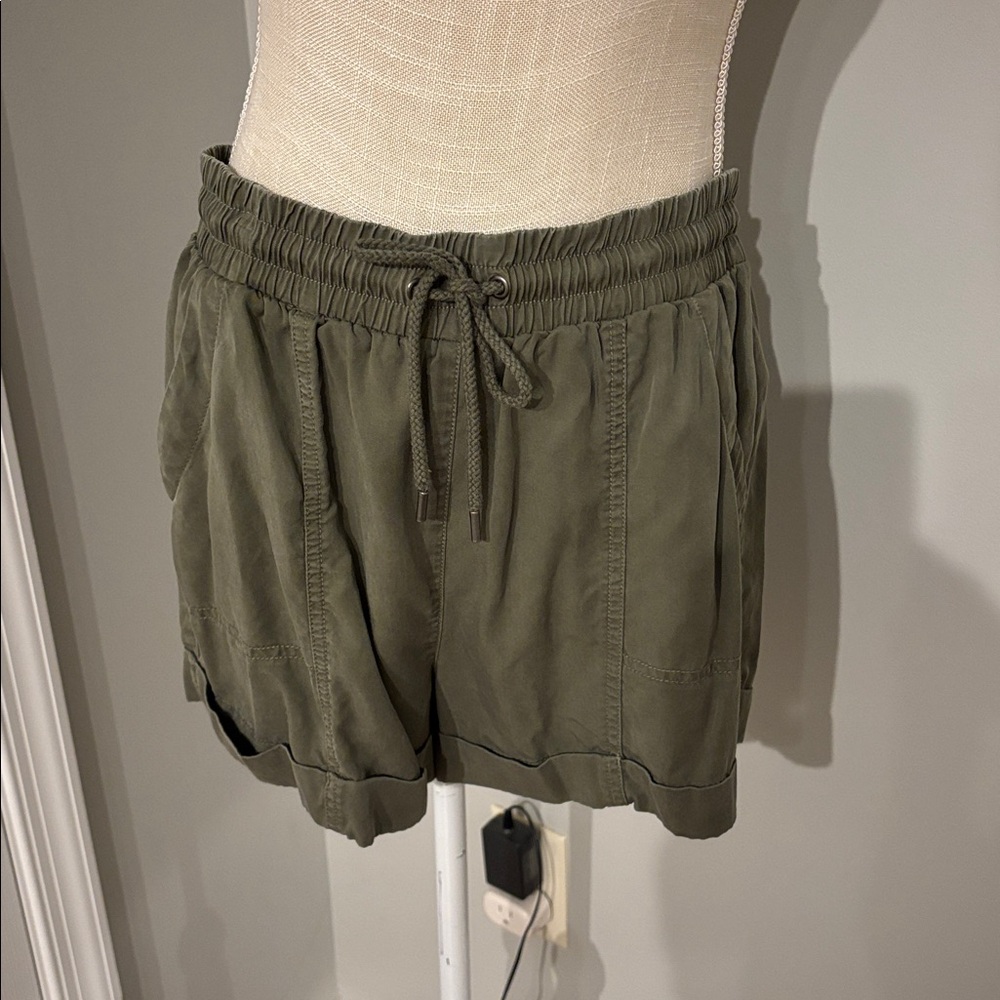 Universal Thread Olive Green Women's Cargo Shorts